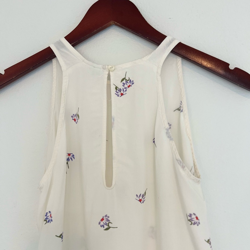 Old Navy Relaxed High-Neck Sleeveless Floral Tank - Picture 5 of 9